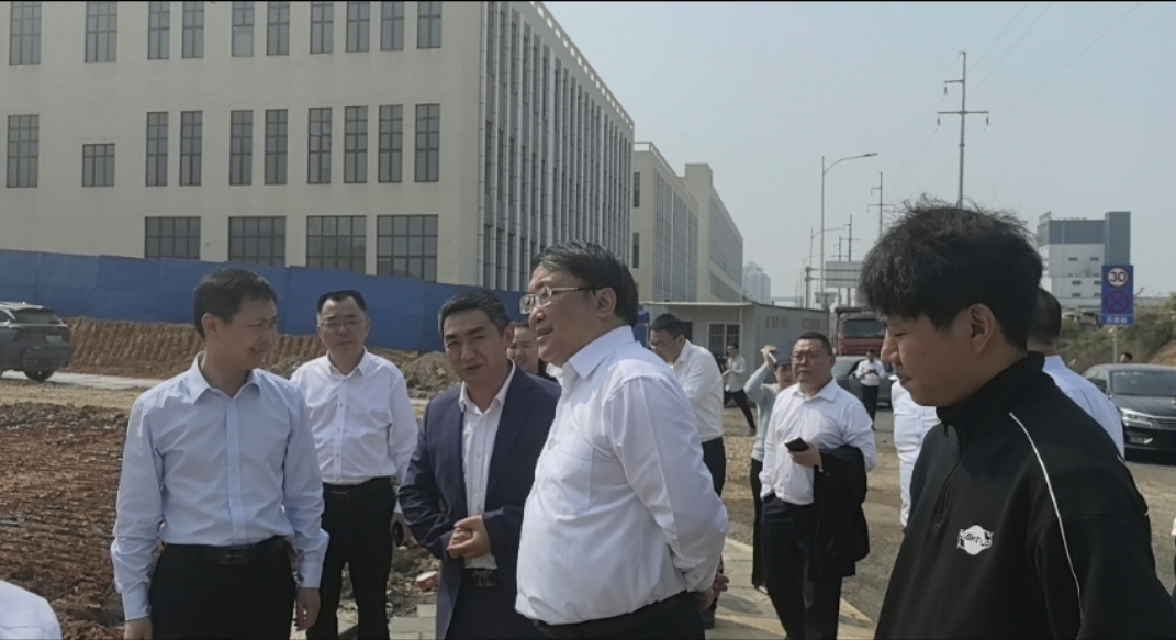 秀山縣領導深入調研武陵艾工廠建設